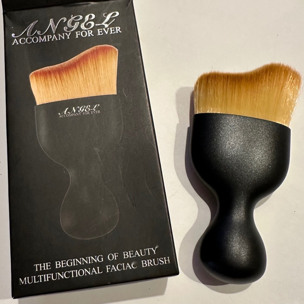 Angel Curved Contoured Facial Brush